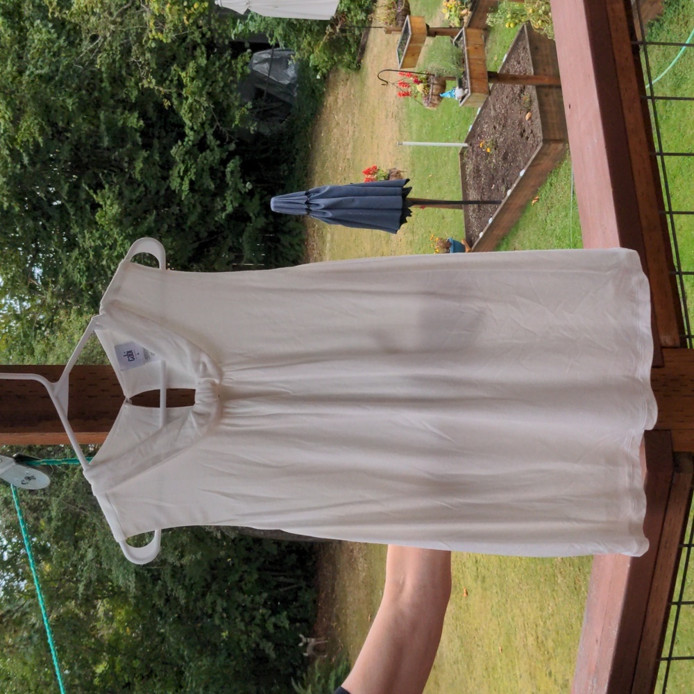 Cabi white Province sleeveless blouse, size large